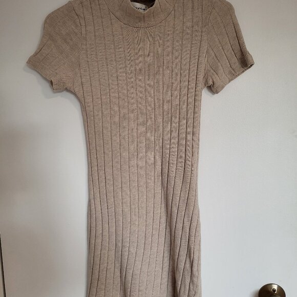 High neck dress - Picture 1 of 1